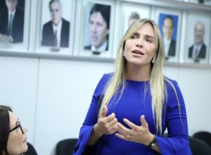 michelle-‘nao-pode-desistir-no-meio-do-caminho’,-diz-celina-sobre-disputa-ao-senado-no-df