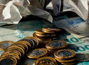 economia-cresce-0,7%-em-maio,-puxada-por-consumo-das-familias,-diz-fgv