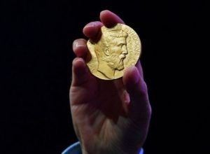 ‘nobel’-da-matematica:-quem-e-hong-wang,-3a-mulher-em-90-anos-a-ganhar-medalha-fields
