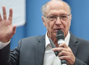 alckmin-diz-que-milei-presta-desservico-a-argentina