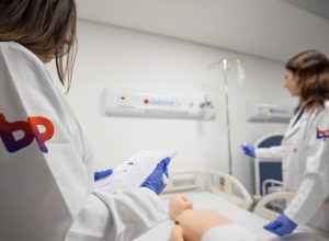 ensino-de-saude-une-formacao-tecnico-cientifica-e-humana