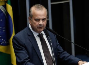 rogerio-marinho-e-cotado-para-ser-‘alckmin-da-chapa-de-flavio-bolsonaro’;-veja-bastidores