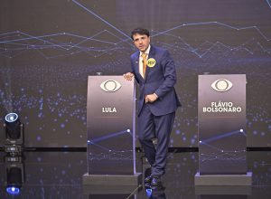 palavroes-de-renan,-recuo-de-cury-e-colinha-dos-candidatos:-os-bastidores-do-debate-da-band