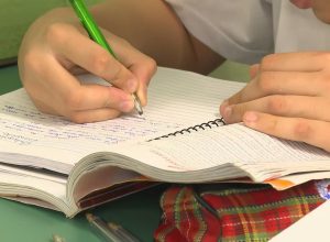 dinamarca-quer-usar-provas-orais-para-combater-cola-com-inteligencia-artificial-nas-escolas