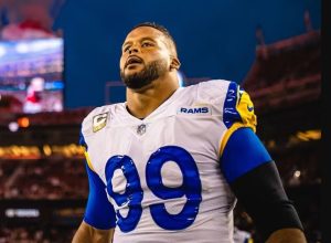 aaron-donald-sai-da-aposentadoria-e-volta-aos-rams,-com-contrato-de-ate-us$-30-milhoes