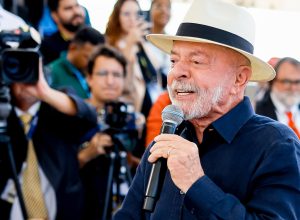 lula-volta-a-defender-soberania-e-diz-que-brasil-nao-deve-‘baixar-a-cabeca’-para-estrangeiros