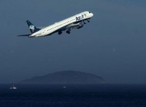 instabilidade-em-gps-de-avioes-da-embraer-afeta-operacoes-da-azul