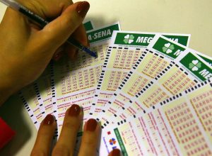 mega-sena-acumula-para-r$-82-milhoes;-confira-os-numeros-sorteados
