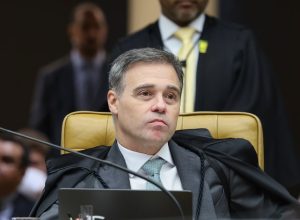 mendonca-muda-voto-e-tse-manda-remover-postagem-de-flavio-que-liga-lula-a-crime-organizado